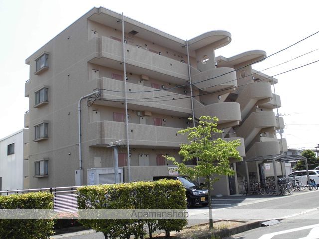 West Court Bの外観写真
