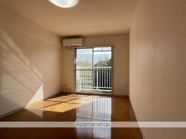 ロイヤルハイツ池田の内装写真