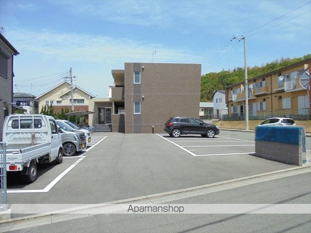 和歌山県和歌山市三葛[1LDK/40.77m2]の駐車場