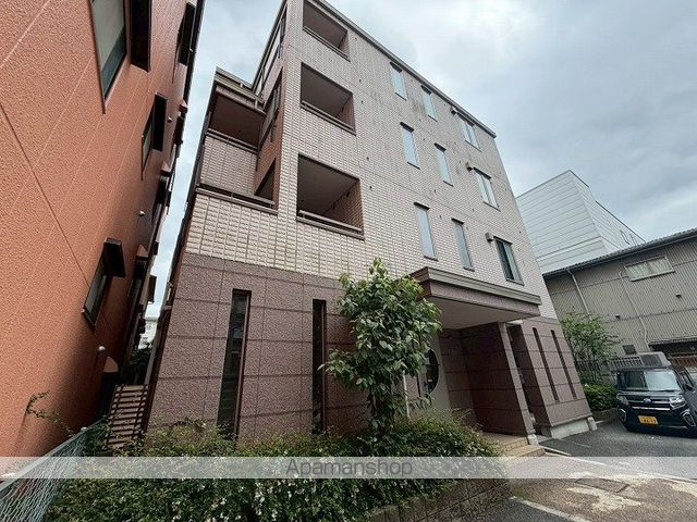 グローフラールの外観写真