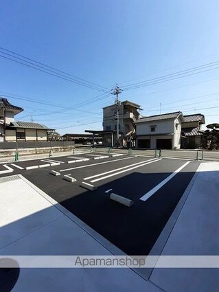 アヴニール[1LDK/50.13m2]の駐車場