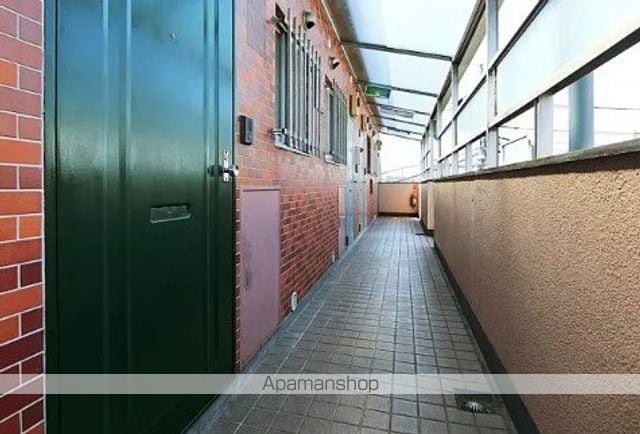 第二三菱荘の玄関写真