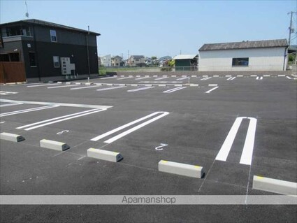 リヴェール松島Ⅰ[1LDK/45.82m2]の駐車場1