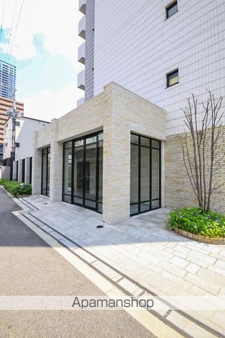 レジュールアッシュ梅田NEXの玄関写真