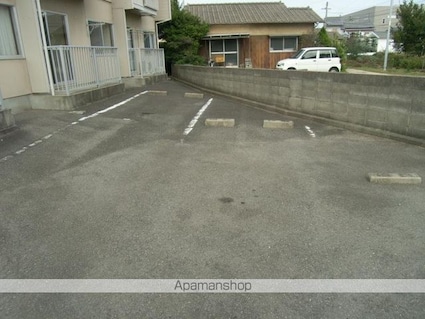 コーポ渡辺[2DK/35.51m2]の駐車場