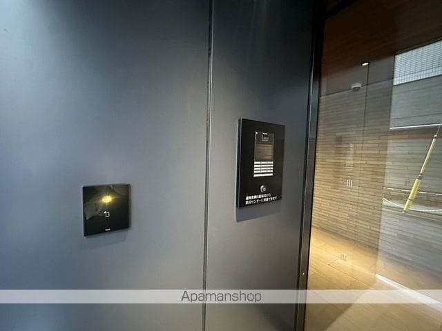 レジュールアッシュ谷町四丁目グランクラスの玄関写真