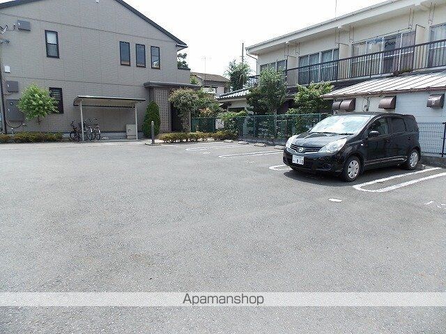 クレッセントガーデン[1LDK/45.04m2]の駐車場1