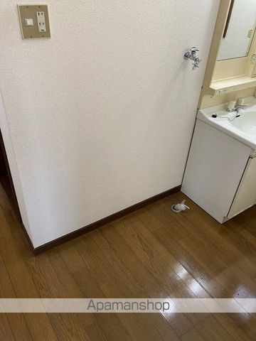 クリスタル女池 Bの内装写真