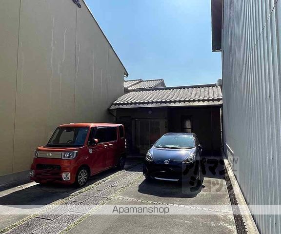 姥ケ東西町貸家の外観写真