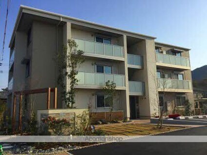 シャーメゾン宇多津　Ｃ棟[2LDK/60.55m2]の駐車場