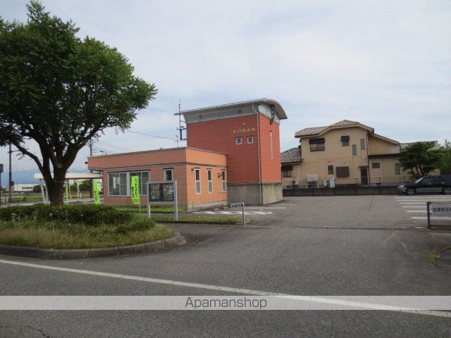 カジュアルスクエアII号館の周辺写真