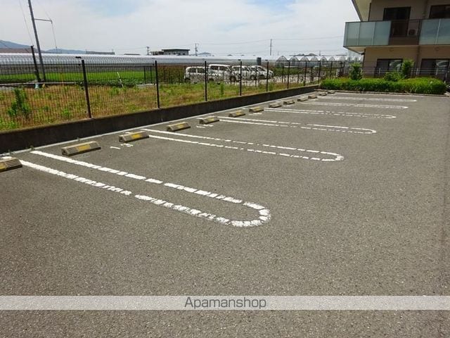 ポルトーネ[3LDK/70.57m2]の駐車場