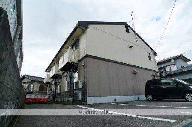 ロイヤルクレストの外観写真