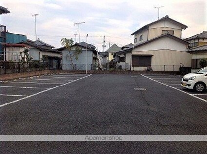 レオパレスマーブル[1K/28.02m2]の駐車場