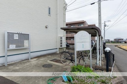 Ｉ・セレブ香川町Ａ・Ｂ[2LDK/62.89m2]の共用部1