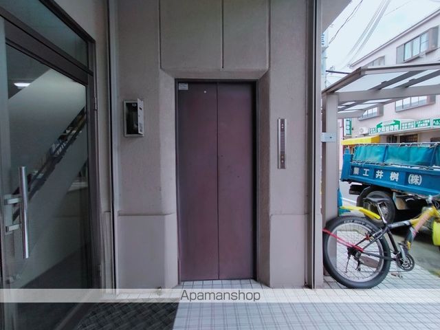 エリーズ南本町の玄関写真