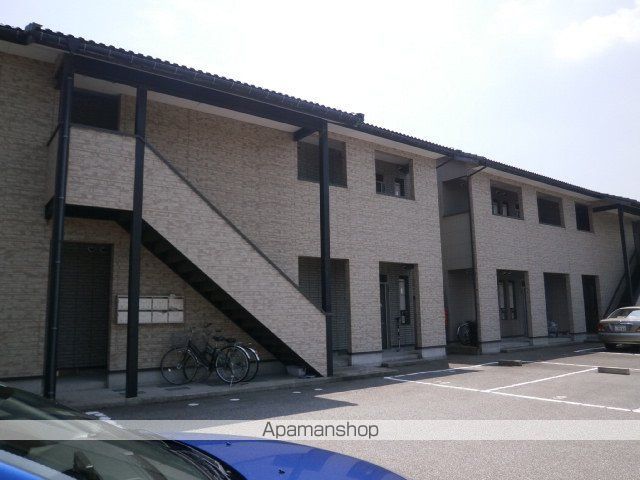 サンハイツ富山A棟の外観写真