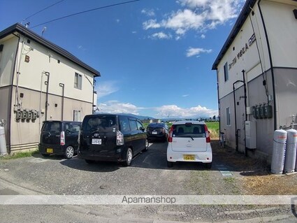 フォーブルやまとＡＢ[1LDK/39.17m2]の駐車場