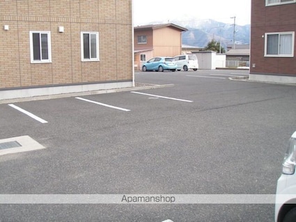 アンベリール長池　Ｂ[2LDK/59.58m2]の駐車場