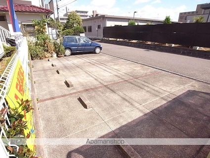 コートハウス富士[3DK/57.36m2]の駐車場