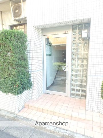 シャンブル南浦和の玄関写真