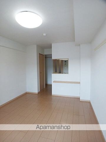 SOL LEVANTE 国府の内装写真