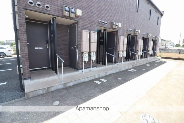 レオネクストスィングアイランドの玄関写真