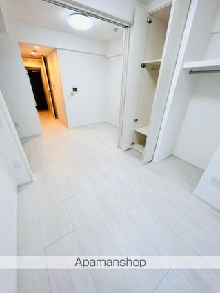 ＲＥＦＲＡＭＥ　５　Ｉｒｉｙａ[1DK/27.04m2]のリビング・居間