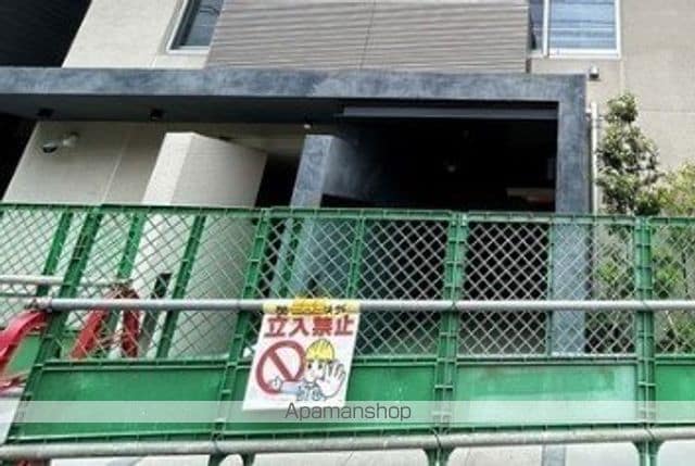 スタイリオフィット新丸子の玄関写真
