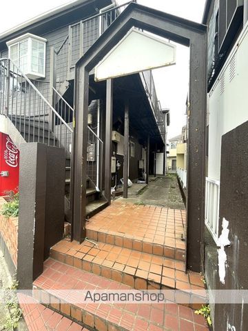 高根公団ハイツの玄関写真