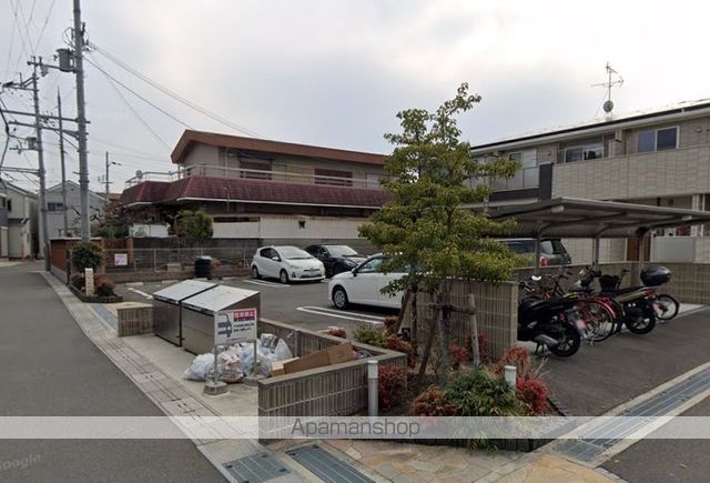 パインルーツIの玄関写真