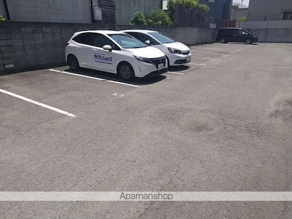 和歌山県和歌山市今福２丁目[2K/27m2]の駐車場