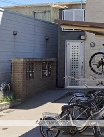 レオパレスリバティハイムの玄関写真