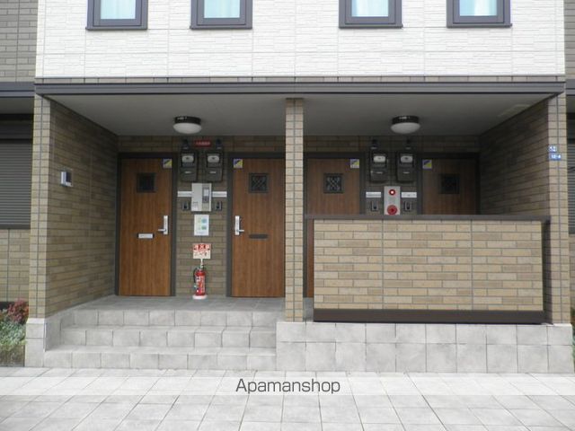 エストレーラIIの玄関写真