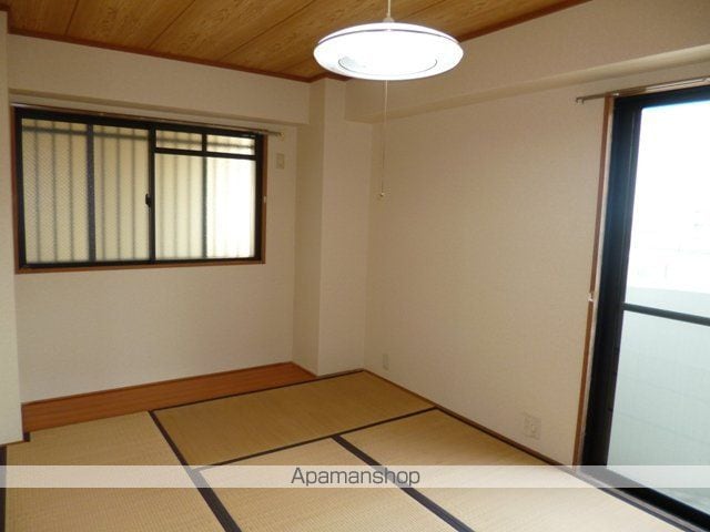ストーンウォールおかたの内装写真