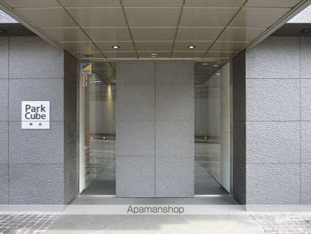 パークキューブ神田の玄関写真