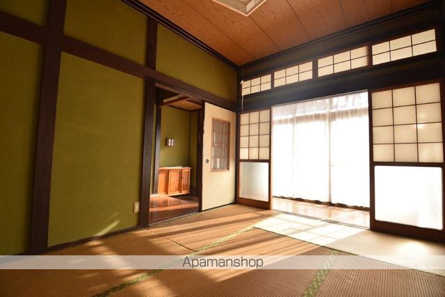 安芸高田市 2階建 築53年の内装写真