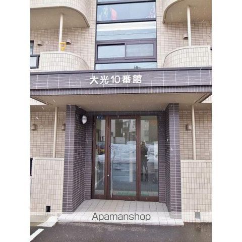 大光10番館の玄関写真