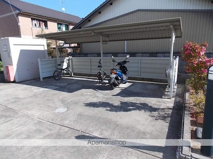 ベルクレスト[2LDK/49.5m2]の共用部1