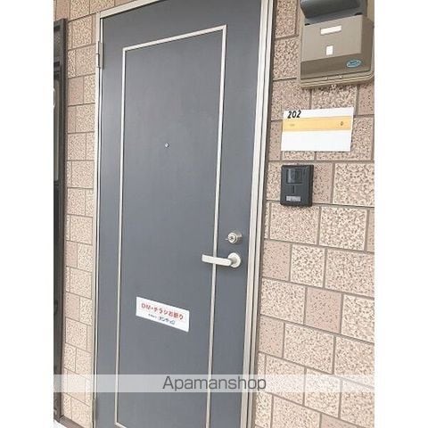 サープラスA&Kの玄関写真
