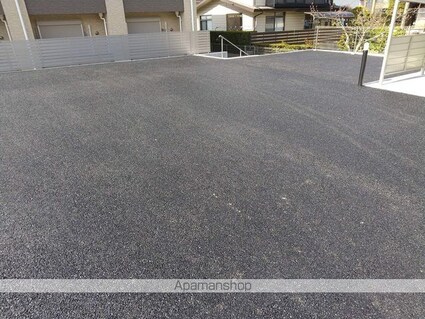 エルシャンクⅢ[1K/30.75m2]の駐車場
