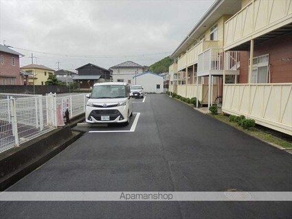 和歌山県和歌山市栄谷[3DK/53.32m2]の駐車場1