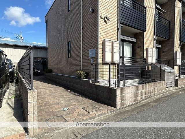 レオネクストENOの玄関写真