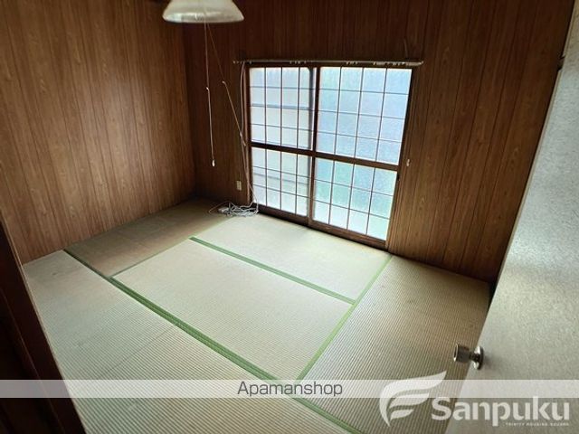伊予鉄道環状線 赤十字病院前駅 徒歩7分 2階建 築55年の内装写真