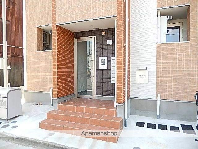 フェニーチェ名古屋の玄関写真