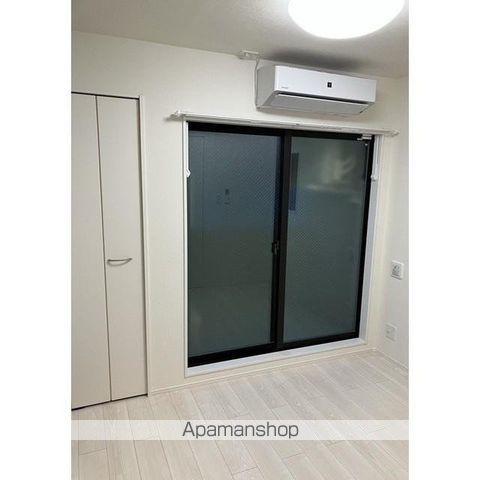 そよ風とラテとの内装写真