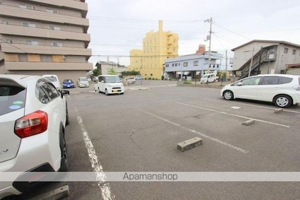 香川県高松市木太町[1K/26.71m2]の駐車場