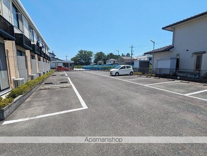 レオパレスシャロームフルヤ[1K/23.18m2]の駐車場