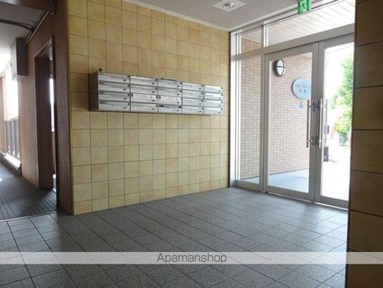 エバーグリーン桜川[2LDK/57.42m2]のエントランス