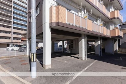 今里サンハイツ[1DK/24.39m2]の駐車場